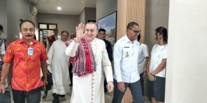 Wagub NTT Johni Jemput Dubes Vatikan Untuk Indonesia, Mgr. Piero Pioppo