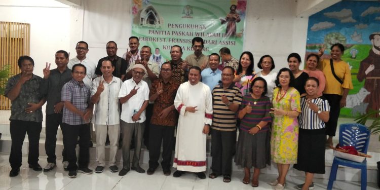Panitia Paskah Tahun 2025 Gereja Santo Fransiskus dari Asisi Kolhua Dikukuhkan Pastor Paroki
