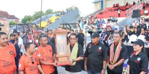 Gubernur NTT Melki Buka ETMC : “Jaga Sportivitas dan Hindari Anarkis”