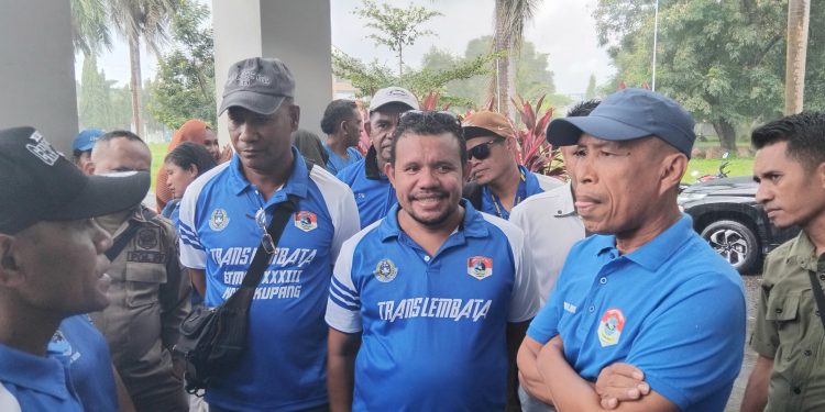 Wakil Bupati Lembata Apresiasi Persebata, Pemkab Siap Bonus Rp 100 Juta