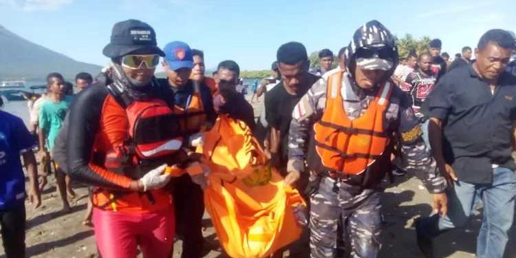 Ayah dan Anak Cari Siput, Meninggal di Teluk Lewoleba