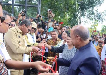 Wagub Johni Asadoma dan Sekretaris BNPP RI Buka Jalur Aktivitas Lintas Batas Negara RI-RDTL