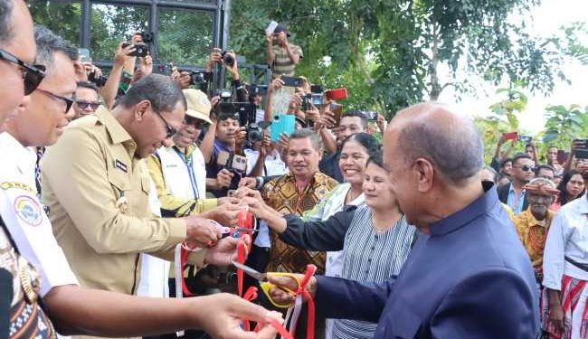 Wagub Johni Asadoma dan Sekretaris BNPP RI Buka Jalur Aktivitas Lintas Batas Negara RI-RDTL