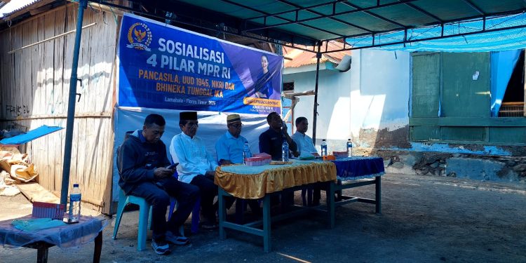 Julie Sutrisno Laiskodat Teguhkan Komitmen Kebangsaan Lewat Sosialisasi Empat Pilar di Lamahala Jaya