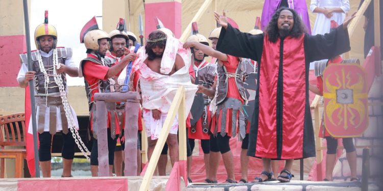 Kornelis Nuba Lajar, Sang “Sutradara Drama Jalan Berdarah, OMK St. Arnoldus Janssen Waikomo”, Pentas Mengagumkan