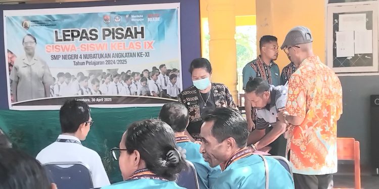 SMPN 4 Lamahora Lepas 109 Siswa Angkatan XI, Haru dan Bangga