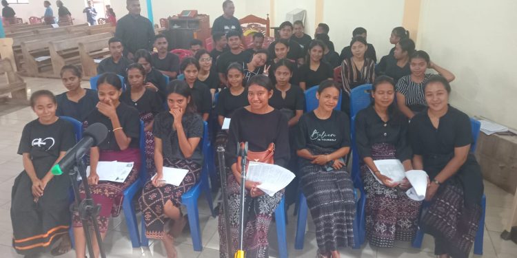 OMK SANTA THERESIA LOANG SUKSES GELAR JALAN SALIB TEMATIK