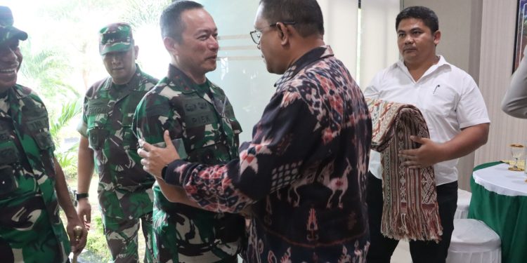 Gubernur NTT Sambut Kunjungan Pangdam IX Udayana,  Mayjen TNI Piek Budyakto