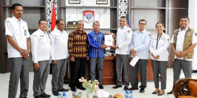 Wabup Nasir Apresiasi KPU Lembata Kembalikan Sisa Dana Pilkada