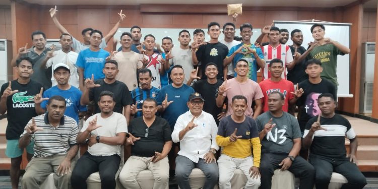 Bupati Kanis Tuaq Bertemu Persebata di Solo, Suntik Semangat Juang