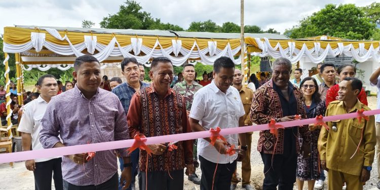 Bupati Sikka Resmikan Gedung Baru dan Luncurkan Program Sekolah Hijau di SMPN 46 Nangahale