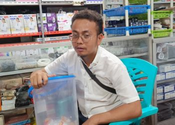 Demi Sarjana, Yatim-piatu Mahasiswa STAIN Madina Rela Jual Kacang Tojen Jalan Kaki