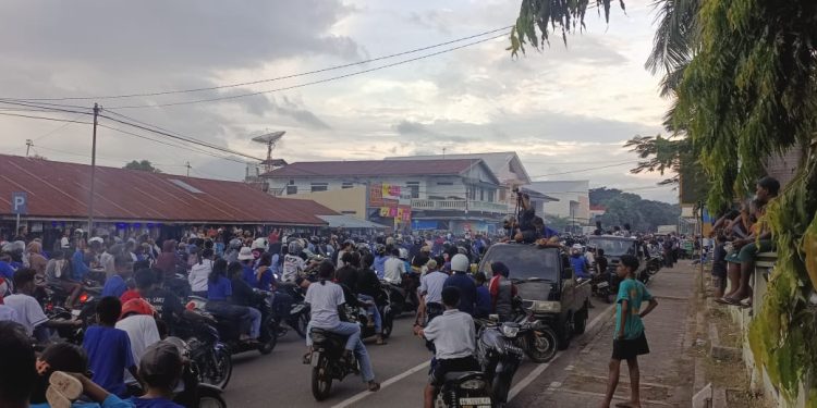 Ribuan Warga Sambut Meriah Persebata Lembata, Pawai Keliling Kota Lewoleba !!