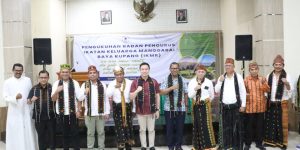 Wagub Johni Asadoma Ajak Pengurus IKWR Dukung Program Pembangunan di NTT