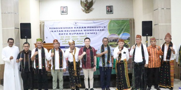 Wagub Johni Asadoma Ajak Pengurus IKWR Dukung Program Pembangunan di NTT