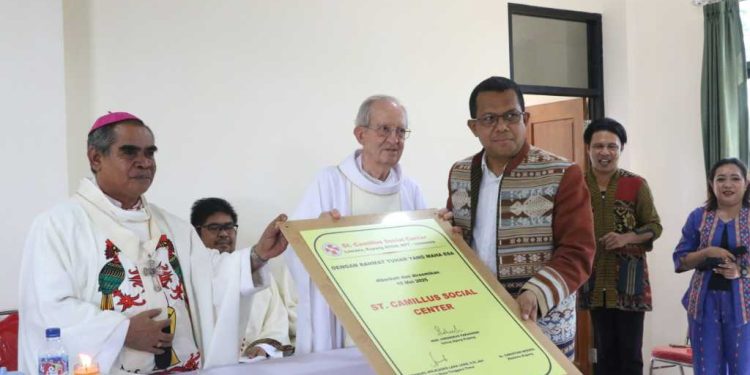 Gubernur Melki Hadiri Acara Pemberkatan dan Peresmian St. Camillus Social Center