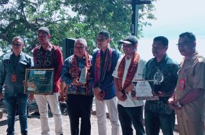 Tumbuh dari Desa, Mendunia Lewat Pariwisata: BUMDes Tujuh Maret Hadakewa Juara 1 BUMDes Award 2025
