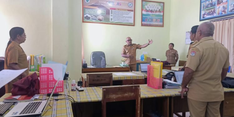Bupati Lembata Sidak Dinas Kesehatan, Tegaskan Disiplin ASN : Prioritaskan Penanganan Masalah Kesehatan Kronis