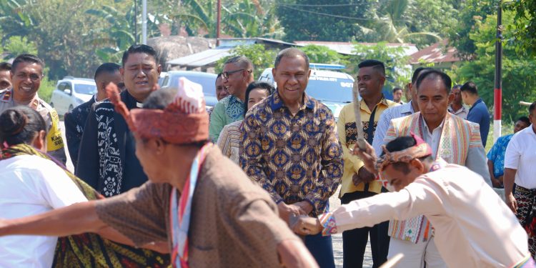 Wakil Gubernur NTT Resmikan Gedung Gereja GMIT Getsemani Lemadak
