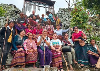 IHS Kunjungi Adonara, Eks Pejabat Kedubes AS Soroti Potensi Budaya Kampung Lamahelan