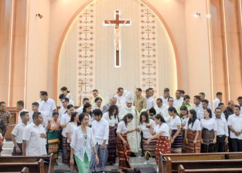 Uskup Larantuka Lantik Pengurus Pemuda Katolik Lembata : Refleksi mendalam Yuvensius Tukung