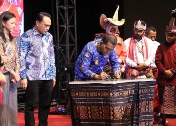 Gubernur NTT Hadiri Dies Natalis dan Peresmian Gedung Bruno Sukarto Stikom Uyelindo Kupang