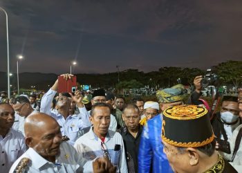 Sultan Buton Tiba Lembata disambut Hangat Bupati dan Wakil Bupati