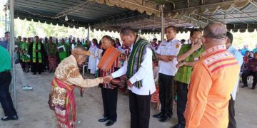 Wakil Gubernur Johni Asadoma Hadiri HUT ke-97 GMIT Getsemani Oelbubuk