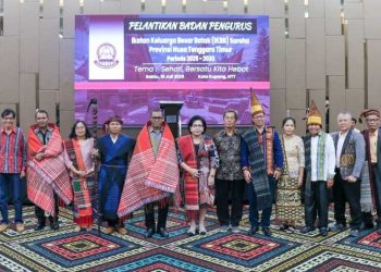 Wakil Gubernur Johni Asadoma Ajak IKBB Saroha Berkontribusi Membangun Daerah