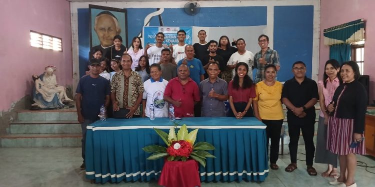 Aktivis Perlindungan PMI Kor Sakeng Gelar Sosialisasi Pekerja Migran Indonesia Asal Lembata di Paroki SAJ Waikomo