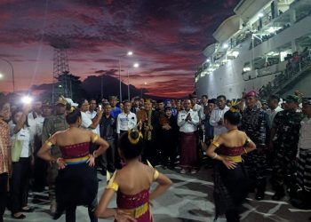 Sultan Buton Tiba Lembata Disambut Meriah Tradisi Lamaholot