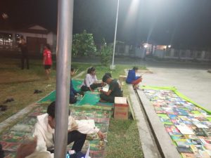 Ayo Membaca di Lapak Pinggir Jalan Dukung Program Literasi Lembata