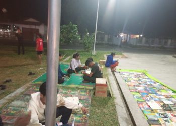 Ayo Membaca di Lapak Pinggir Jalan Dukung Program Literasi Lembata