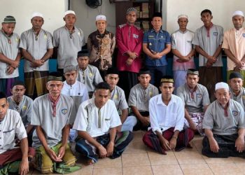 Wabup Nasir Kunjungi Warga Binaan Lapas Lembata dan Solat Bersama