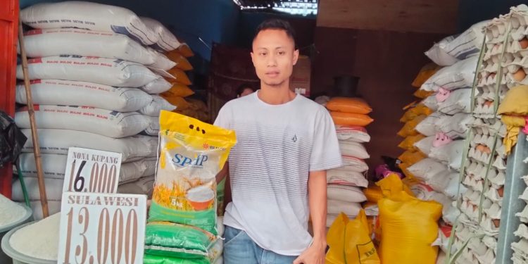 Pedagang Pasar Kasih Naikoten Kupang, NTT Apresiasi Langkah Mentan Bongkar Beras Oplosan