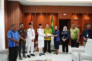 Gubernur Melki Laka Lena Terima Dua Parkibraka NTT, Merlin dan Paulus