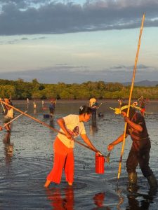 Festival Muro Lembata Bertajuk “Pau Ribu Gota Ratu” Resmi dibuka Masyarakat Adat Desa Kolontobo
