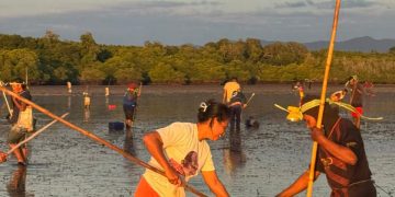 Festival Muro Lembata Bertajuk “Pau Ribu Gota Ratu” Resmi dibuka Masyarakat Adat Desa Kolontobo