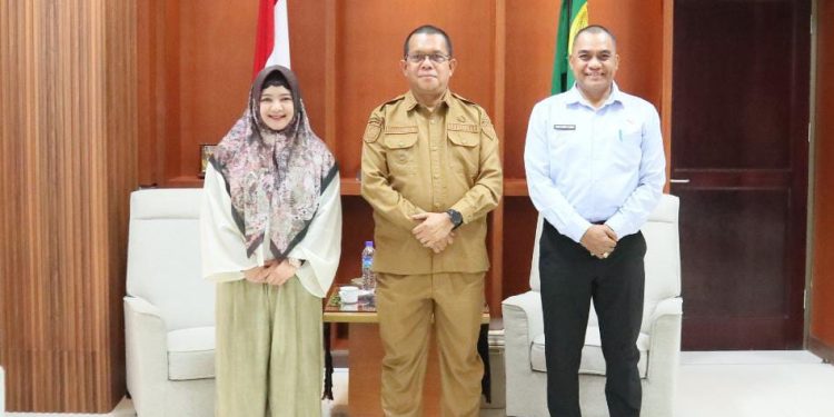 Gubernur Melki Laka Lena Terima Kunjungan Dewi Aryani, Bahas Pupuk Hayati