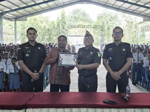 Kajari Lembata Raden Arie Wiajaya Kawedhan,SH Dorong Kesadaran Hukum Pelajar Sejak Dini