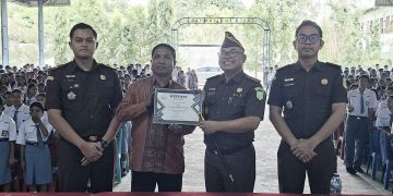 Kajari Lembata Raden Arie Wiajaya Kawedhan,SH Dorong Kesadaran Hukum Pelajar Sejak Dini