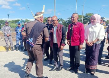 Kajari Arie Wijaya Tiba di Lembata, Bupati dan Forkopimda Gelar Penyambutan di Pelabuhan Lewoleba