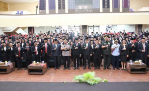 Gubernur NTT Anugerahi 320 PNS Pemprov NTT Tanda Kehormatan Satyalancana Karya Satya