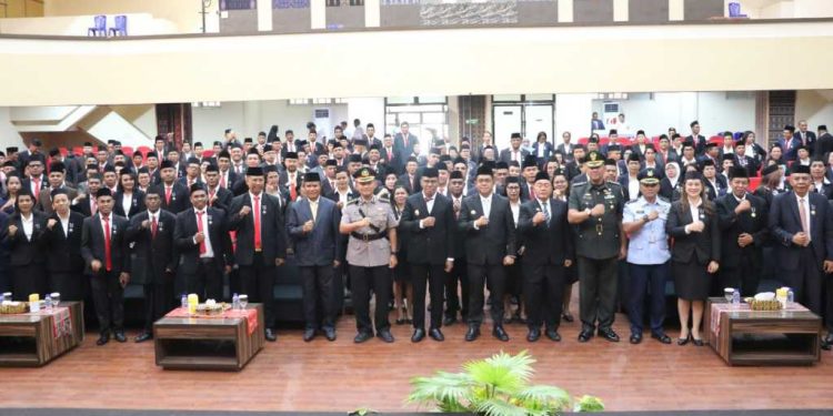 Gubernur NTT Anugerahi 320 PNS Pemprov NTT Tanda Kehormatan Satyalancana Karya Satya