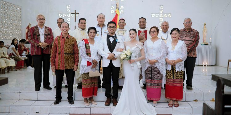 Meriahnya Pernikahan Putra-putri Penulis dan Wartawan