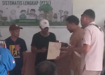 Warga Desa Puor B Terima 158 Sertifikat Tanah Gratis Program Prona
