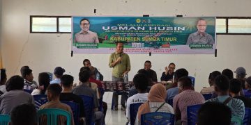 Anggota DPR RI, Usman Husin Serahkan Bantuan Alat Pertanian kepada 32 Poktan di Sumtim