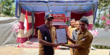  Bupati Lembata Hibahkan Sumur Bor Untuk Masyarakat Desa Atakowa