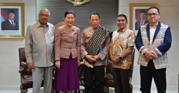 Empat Anggota DPR NTT Bertemu Kapolri Listyo Sigit Prabowo Soal PTDH Kompol Cosmas Gae