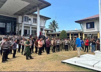 Kapolres dan Dandim 1602 Pimpin Pengamanan Aksi Unjuk Rasa Damai di Kota Ende